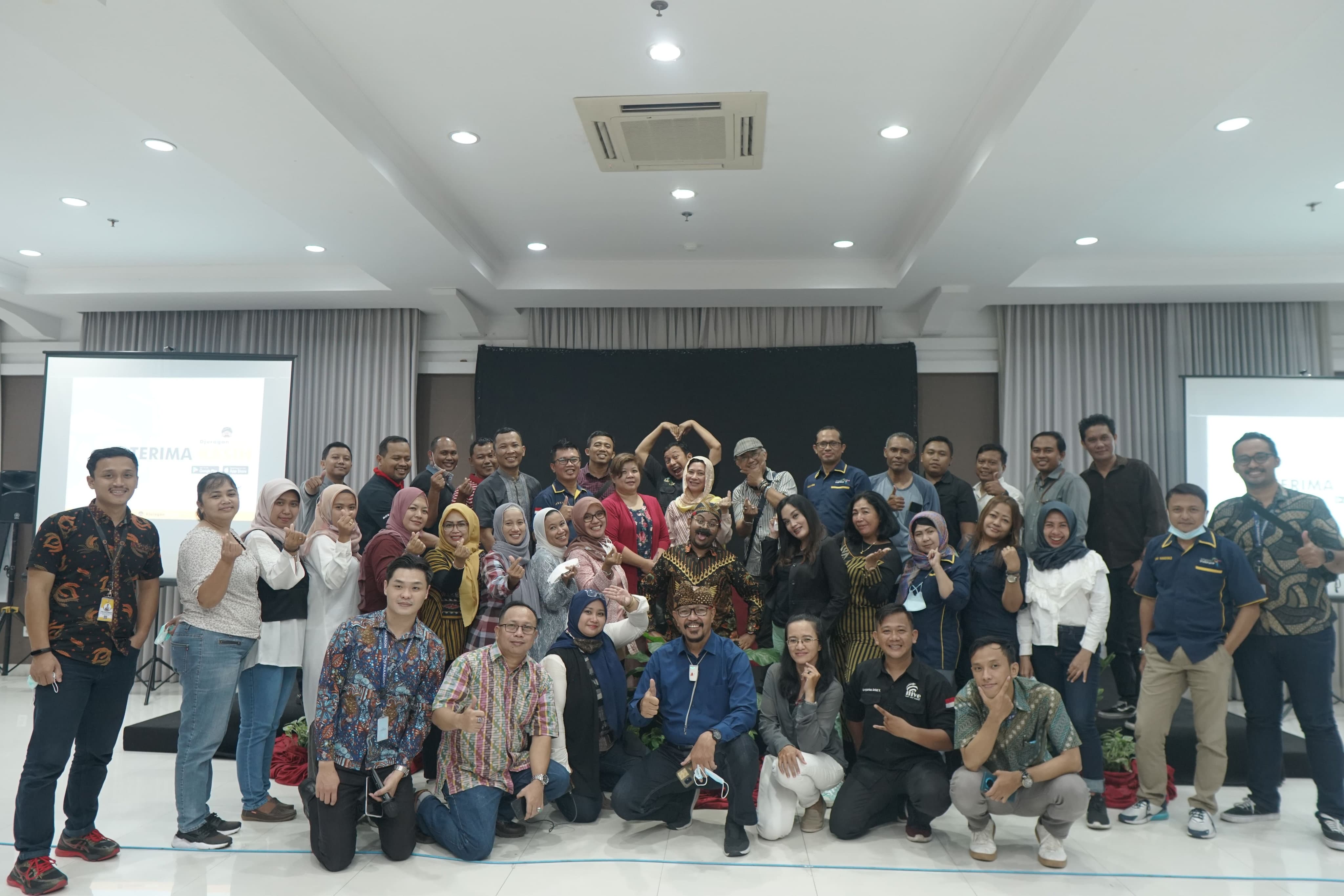Belajar dari forum dan pertemuan yang relevan